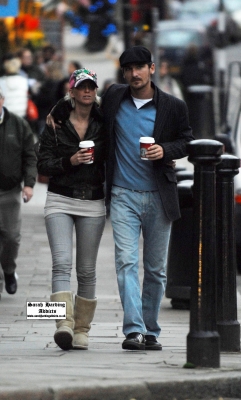 Sarah_and_Joe_Mott_out_in_Hampstead2C_London_13_12_06_28229.jpg