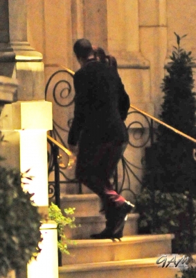 Cheryl_leaving_Nobu_13_08_12_283529.jpg