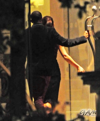 Cheryl_leaving_Nobu_13_08_12_283929.jpg