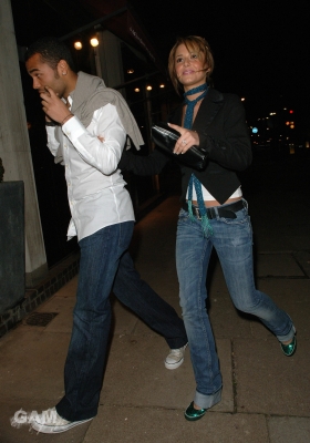 Cheryl_Tweedy_and_Ashley_Cole_go_for_Valentine_s_dinner_14_02_06_28229.jpg