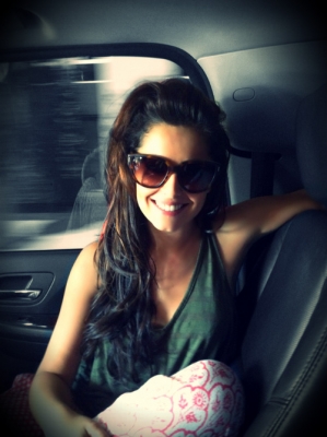 Cheryl_arriving_at_tour_rehearsals_in_LA_20_08_12_28829.jpg