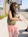 Cheryl_arriving_at_tour_rehearsals_in_LA_20_08_12_28729.jpg