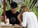 Имя файла=Nadine_and_Jesse_eating_lunch_in_Malibu_24_06_06_28129.jpg
Размер файла=423КБ
Размеры=1780x1329
Дата=Авг 25, 2012 Nadine_and_Jesse_eating_lunch_in_Malibu_24_06_06_28129.jpg