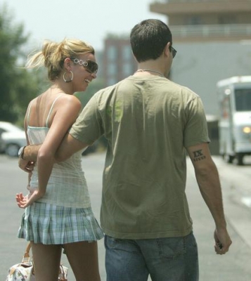 Nadine_and_Jesse_in_West_Hollywood_09_09_06_281229.jpg
