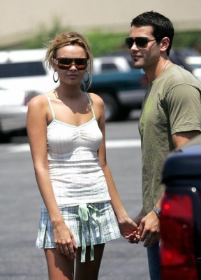 Nadine_and_Jesse_in_West_Hollywood_09_09_06_281629.jpg
