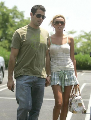 Nadine_and_Jesse_in_West_Hollywood_09_09_06_282029.jpg
