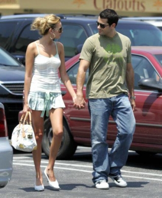 Nadine_and_Jesse_in_West_Hollywood_09_09_06_28329.jpg