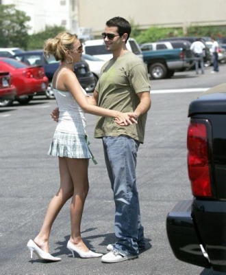 Nadine_and_Jesse_in_West_Hollywood_09_09_06_28429.jpg