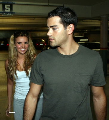 Nadine_and_Jesse_strolling_around_West_Hollywood_24_11_06_28129.jpg