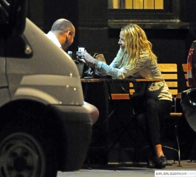 Sarah_Harding_outside_a_bar_in_North_London_23_08_12_28529.jpg
