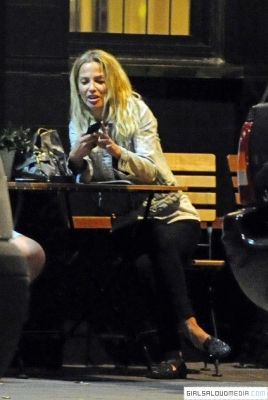 Sarah_Harding_outside_a_bar_in_North_London_23_08_12_28629.jpg