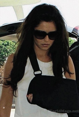 Cheryl_at_LAX_30_08_12_28229.jpg