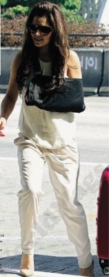 Cheryl_at_LAX_30_08_12_28329.jpg