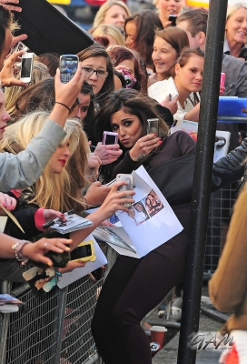 Cheryl_Cole_on_BBC_Radio_1_31_08_12_2817429.jpg