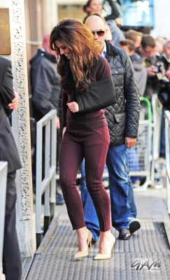 Cheryl_Cole_on_BBC_Radio_1_31_08_12_2820429.jpg