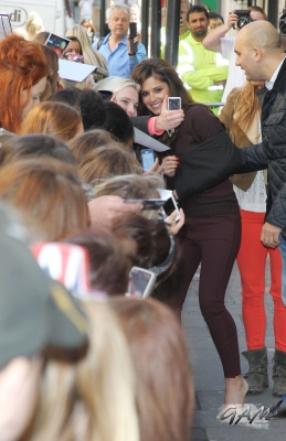Cheryl_Cole_on_BBC_Radio_1_31_08_12_2825629.jpg