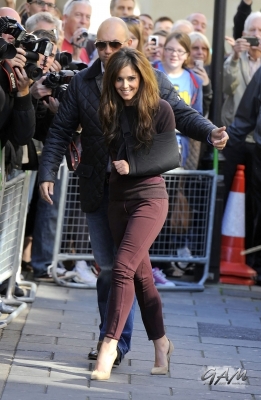 Cheryl_Cole_on_BBC_Radio_1_31_08_12_2830829.jpg