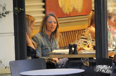 Kimberley_Walsh_out_for_dinner_with_friends_in_London_06_09_12_281929.jpg