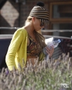 Sarah_Harding_leaving_home_and_arriving_at_a_photoshoot_06_08_12_283129.jpg
