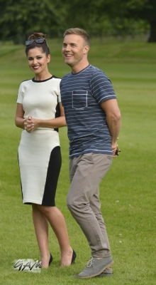 Cheryl_Cole_joins_Gary_Barlow_for_X_Factor_Judges_Houses_08_09_12_28129.jpg