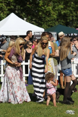 Sarah_Harding_at_PupAid2C_Primrose_Hill_London_08_09_12_282429.jpg