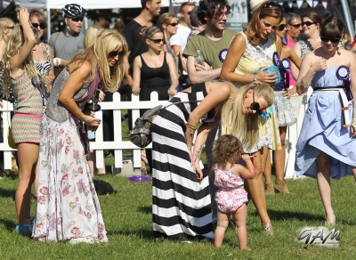 Sarah_Harding_at_PupAid2C_Primrose_Hill_London_08_09_12_282929.jpg