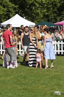 Sarah_Harding_at_PupAid2C_Primrose_Hill_London_08_09_12_283329.jpg