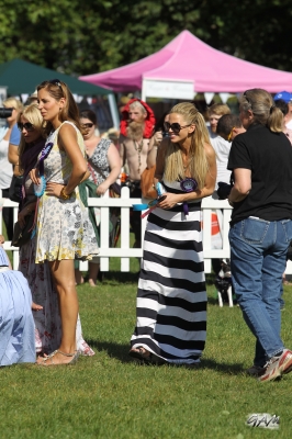 Sarah_Harding_at_PupAid2C_Primrose_Hill_London_08_09_12_284329.jpg