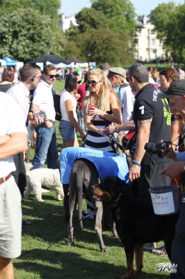 Sarah_Harding_at_PupAid2C_Primrose_Hill_London_08_09_12_286229.jpg