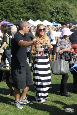Sarah_Harding_at_PupAid2C_Primrose_Hill_London_08_09_12_286729.jpg