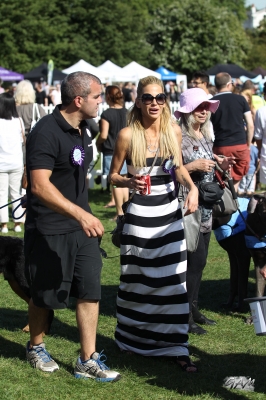 Sarah_Harding_at_PupAid2C_Primrose_Hill_London_08_09_12_287029.jpg