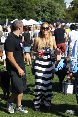 Sarah_Harding_at_PupAid2C_Primrose_Hill_London_08_09_12_287329.jpg