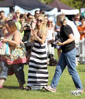 Sarah_Harding_at_PupAid2C_Primrose_Hill_London_08_09_12_288629.jpg