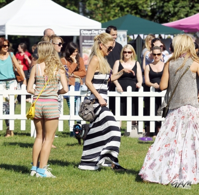 Sarah_Harding_at_PupAid2C_Primrose_Hill_London_08_09_12_289829.jpg