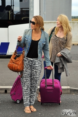 Kimberley_Walsh_at_Heathrow_Airport_14_09_12_281429.jpg
