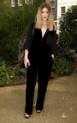 Nicola_Roberts_arriving_at_Somerset_House_and_Bedford_Square_for_LFW_16_09_12_28929.jpg