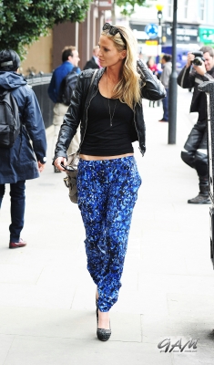 Sarah_Harding_leaving_a_meeting_in_Nothing_Hill_20_09_12_28229.jpg
