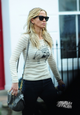 Sarah_Harding_out_and_about_in_London_21_09_12_281229.jpg