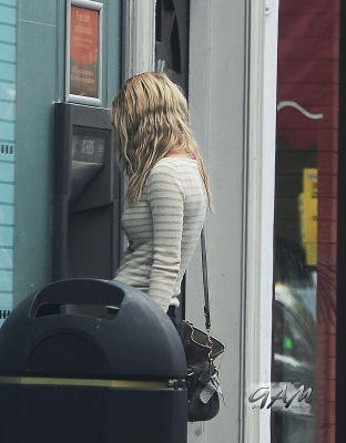 Sarah_Harding_out_and_about_in_London_21_09_12_282429.jpg