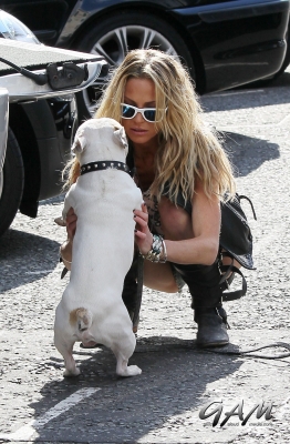 Sarah_Harding_takes_her_dogs_for_a_walk_22_09_12_284729.jpg