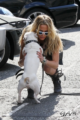 Sarah_Harding_takes_her_dogs_for_a_walk_22_09_12_284829.jpg