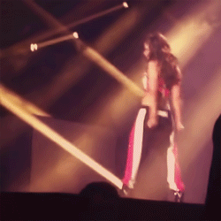 tumblr_mbcuko6sCx1qd0pjxo2_250.gif