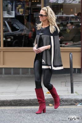 Sarah_Harding_out_and_about_in_London_04_10_12_28929.jpg