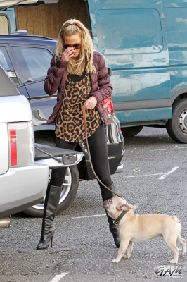 Sarah_Harding_out_in_North_London_05_10_12_281429.jpg