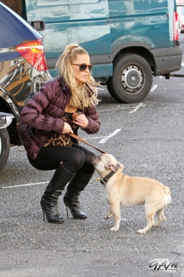 Sarah_Harding_out_in_North_London_05_10_12_282129.jpg