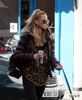 Sarah_Harding_out_in_North_London_05_10_12_28229.jpg