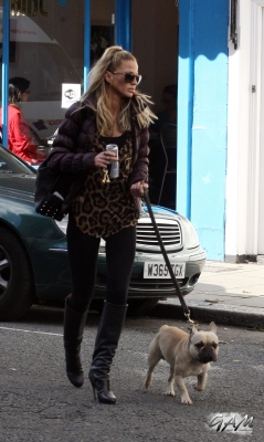 Sarah_Harding_out_in_North_London_05_10_12_28329.jpg