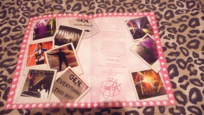 A_Million_Lights_tour_merchandise_photos_28229.jpg