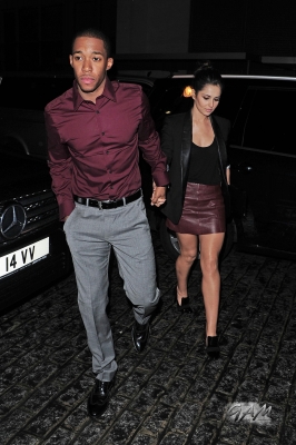 Cheryl_Cole_and_Tre_Holloway_at_Zuma_restaurant_08_10_12_282329.jpg