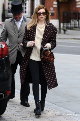 Nicola_Roberts_leaving_a_London_hotel_09_10_12_281329.jpg